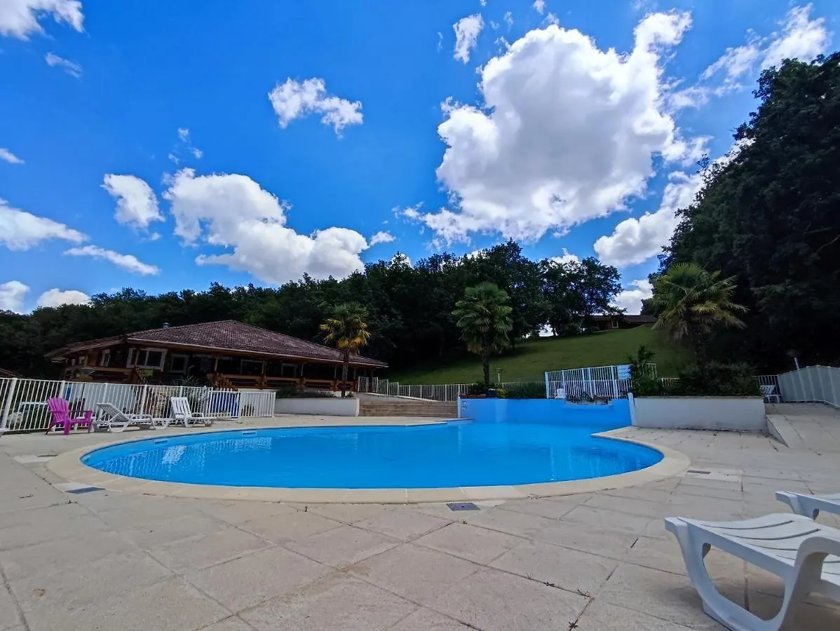 Hôtel Le chalet Roy à Mauroux  Camping